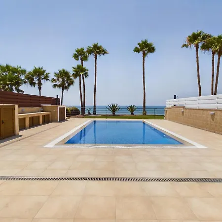 Villa Amazing Frontline