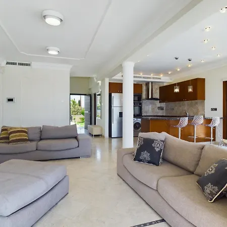 Amazing Frontline Larnaca