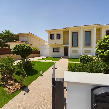 Amazing Frontline Larnaca