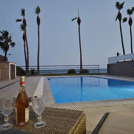 Amazing Frontline Villa *