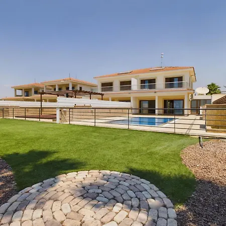 Amazing Frontline Villa
